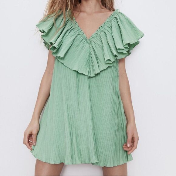 ZARA green Voluminous Pleated Dress - Picture 6 of 17